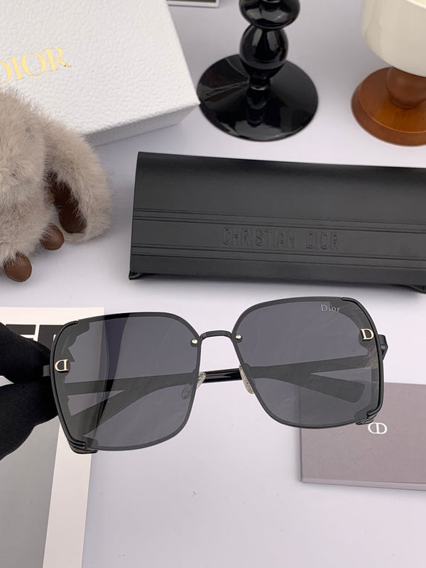 OCCHIALI DA SOLE MONTAIGNE CD9357 IN ACETATO