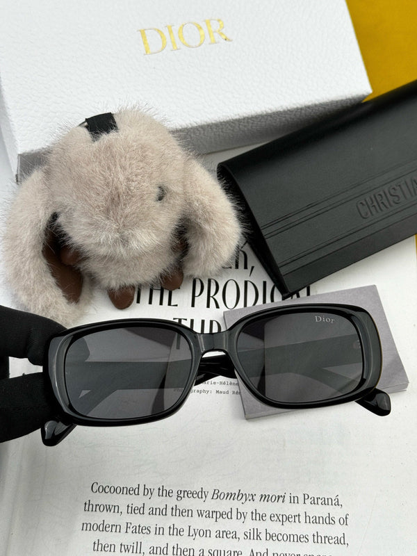 MONTAIGNE SUNGLASS D8106 IN ACETATE