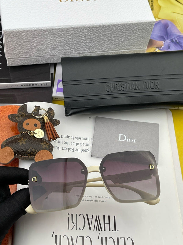 MONTAIGNE SUNGLASS CD2682 IN ACETATE