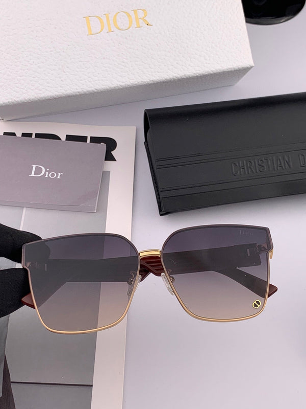 MONTAIGNE SUNGLASS CD7190 IN ACETATE