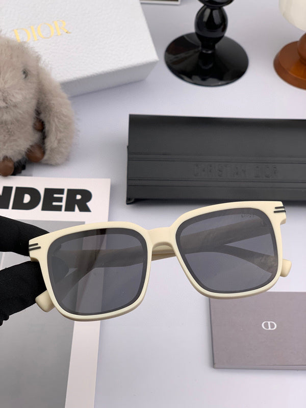 MONTAIGNE SUNGLASS CD195 IN IVORY ACETATE