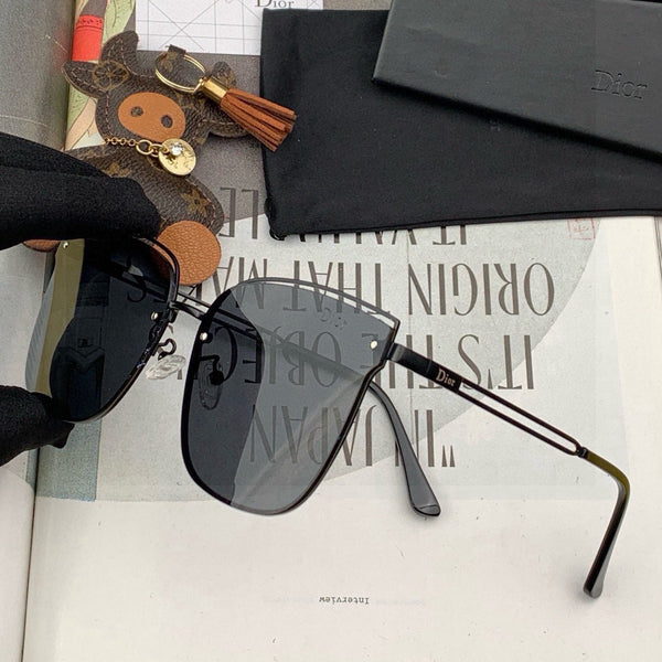 MONTAIGNE SUNGLASS CD1150 IN METAL