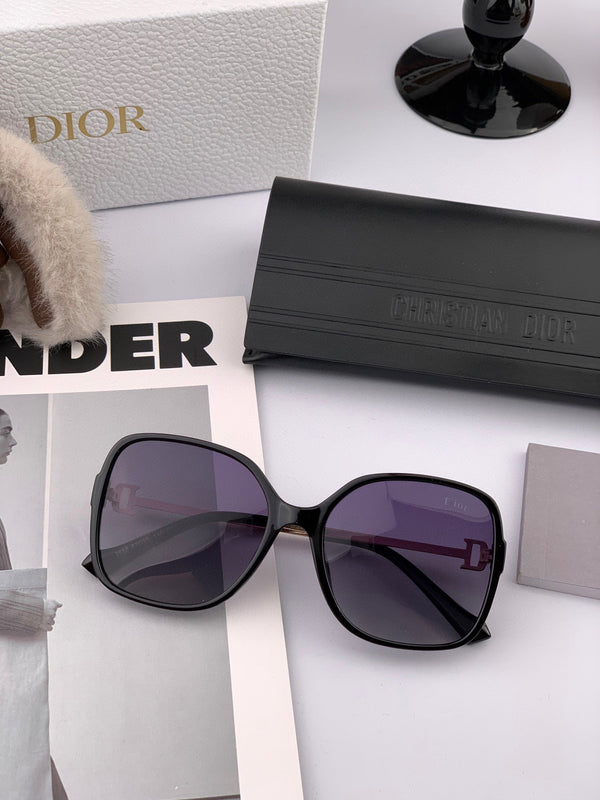 MONTAIGNE SUNGLASS D8266 IN METAL