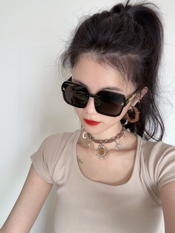 MONOGRAM SUNGLASS L8130 IN ACETATE FRAME