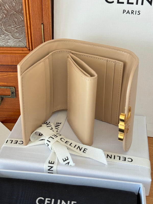 TRIOMPHE 10 CALFSKIN WALLET BEIGE