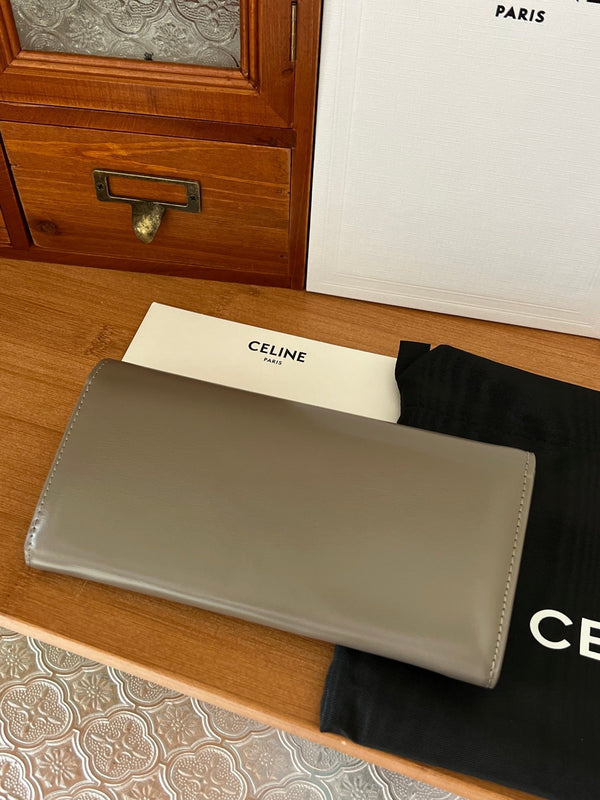 TRIOMPHE Flap Wallet Card Holder 19cm Khaki Shiny Cafskin