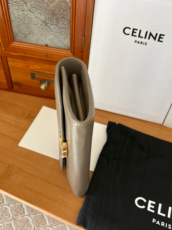 TRIOMPHE Flap Wallet Card Holder 19cm Khaki Shiny Cafskin