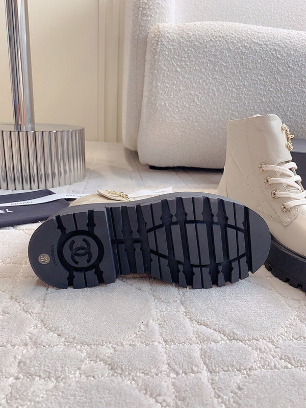 CC Ankle Boots In White Beige Wrinkled Calfskin 145489