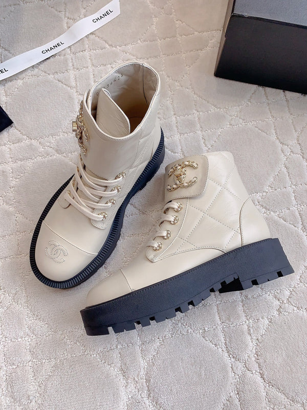 CC Ankle Boots In White Beige Wrinkled Calfskin 145489