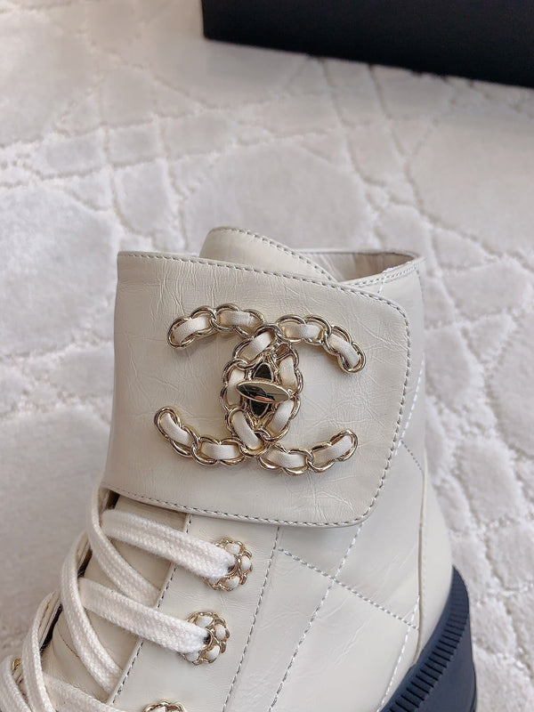 CC Ankle Boots In White Beige Wrinkled Calfskin 145489