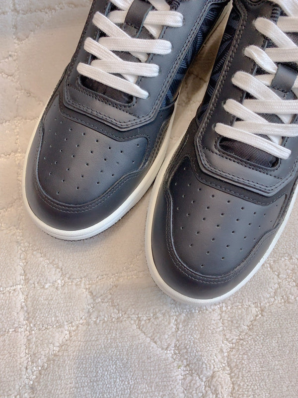 CD B27 Low-Top Sneaker Black Calfskin Diamond Print