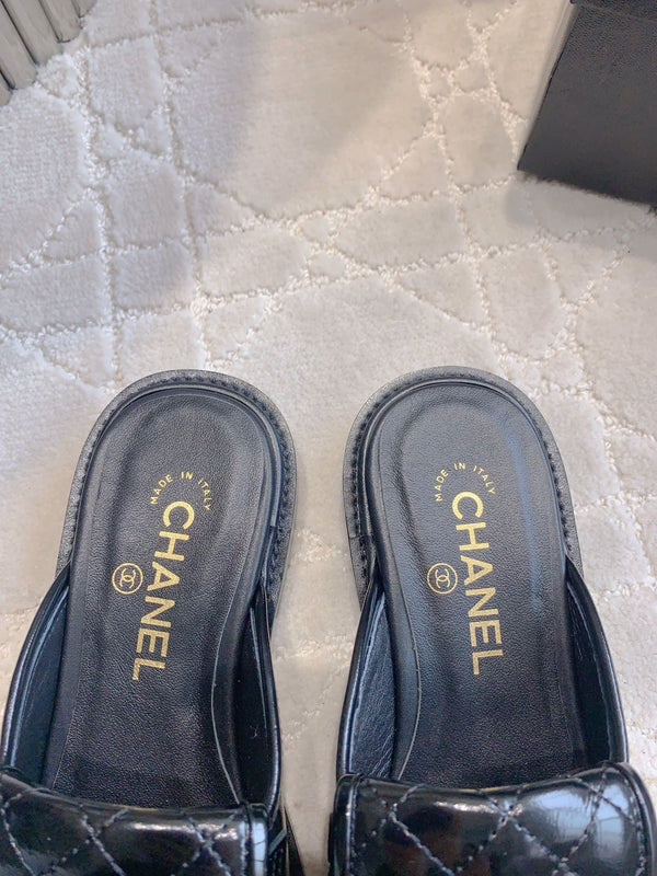 CC Mule In Black Glossy Cowhide 145660