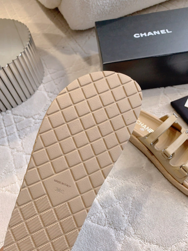 Ciabatte CC in pelle di agnello beige 145355