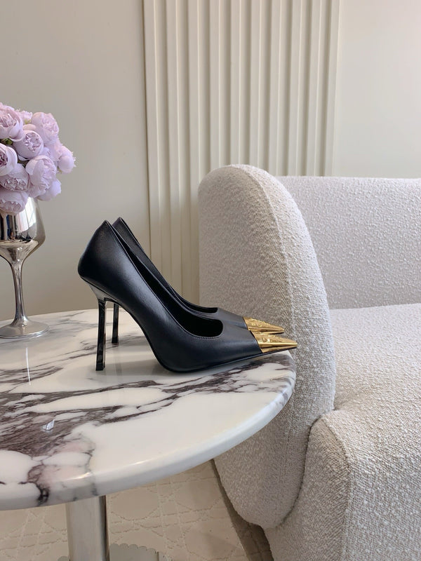 HIGH HEEL 10 CM PUMP IN BLACK CALFSKIN WITH GOLD HARDWARE