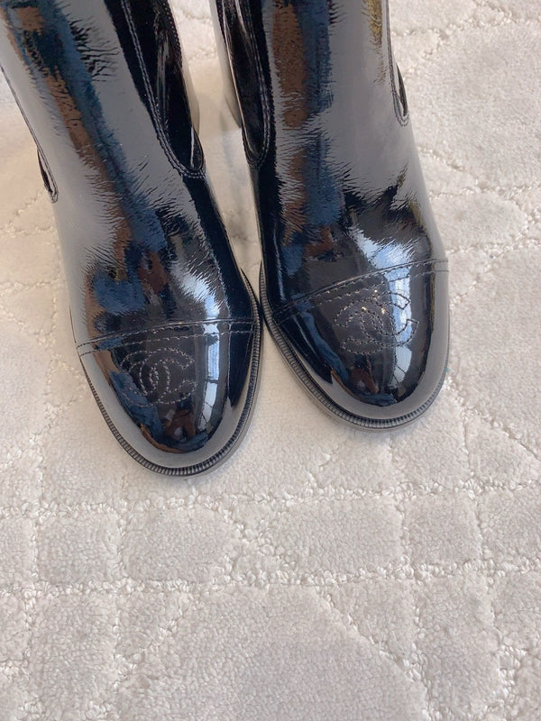 CC 25 Heeled Short Boot Black Patent Leather 516679