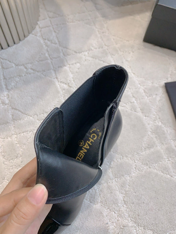 CC 25 Pearl Heel Boot Black Calfskin 516653