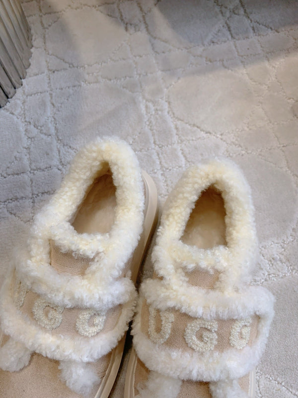 UGG Tazz Slipper Loafers  Beige  Suede and Fleece 516905