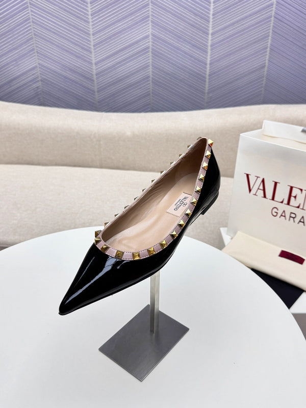 DÉCOLLETÉ PIATTA ROCKSTUD IN PELLE DI VITELLO NERA