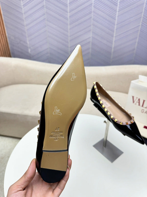 DÉCOLLETÉ PIATTA ROCKSTUD IN PELLE DI VITELLO NERA