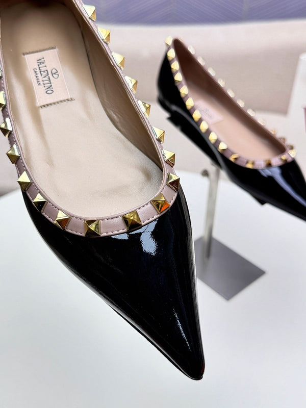 DÉCOLLETÉ PIATTA ROCKSTUD IN PELLE DI VITELLO NERA