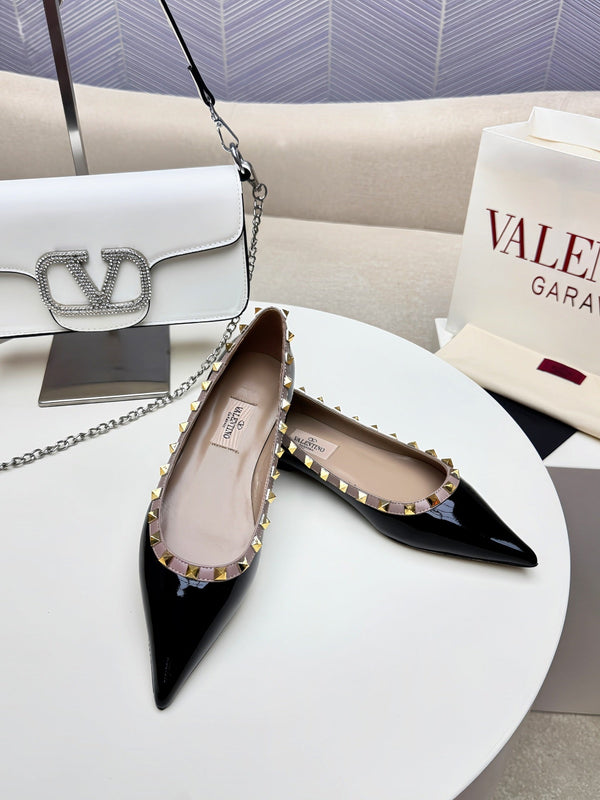 DÉCOLLETÉ PIATTA ROCKSTUD IN PELLE DI VITELLO NERA