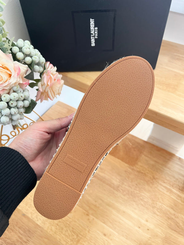 SL YVES EMBOSSED LOGO SLIP ON BLACK CALFSKIN