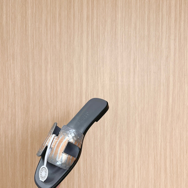 HM Oran Sandals Grey Calfskin 312775