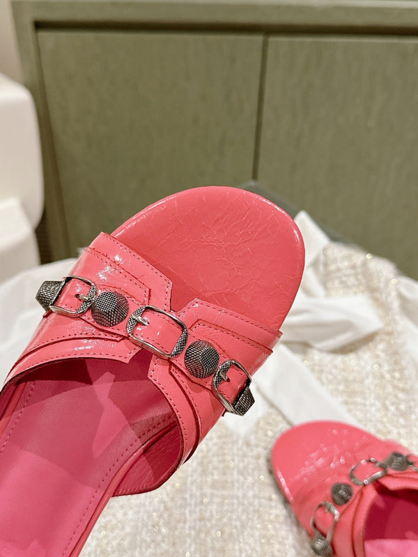 CAGOLE FLAT SANDALS IN ROMAN PINK WAX-OIL SHEEPSKIN