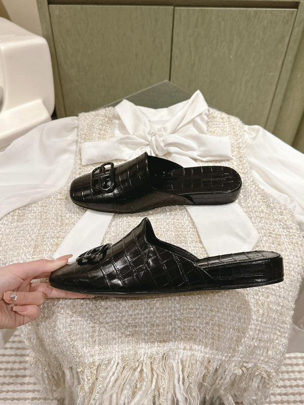 MULES PIATTI IN PELLE DI VITELLO LUCIDA GOFFRATA COCCODRILLO NERA