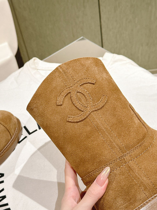 CC SHORT BOOTS PEANUT BROWN SUEDE CALFSKIN