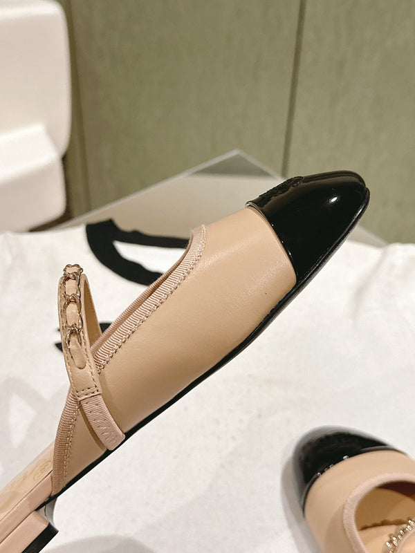 cc mule catena in pelle vitello beige vitello verniciato nero