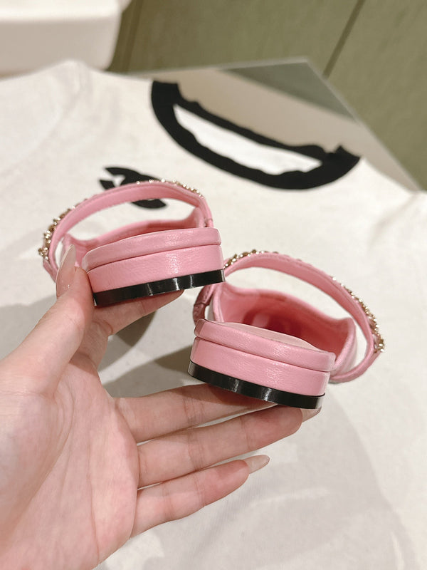 cc mule catena in pelle vitello rosa vitello verniciato nero