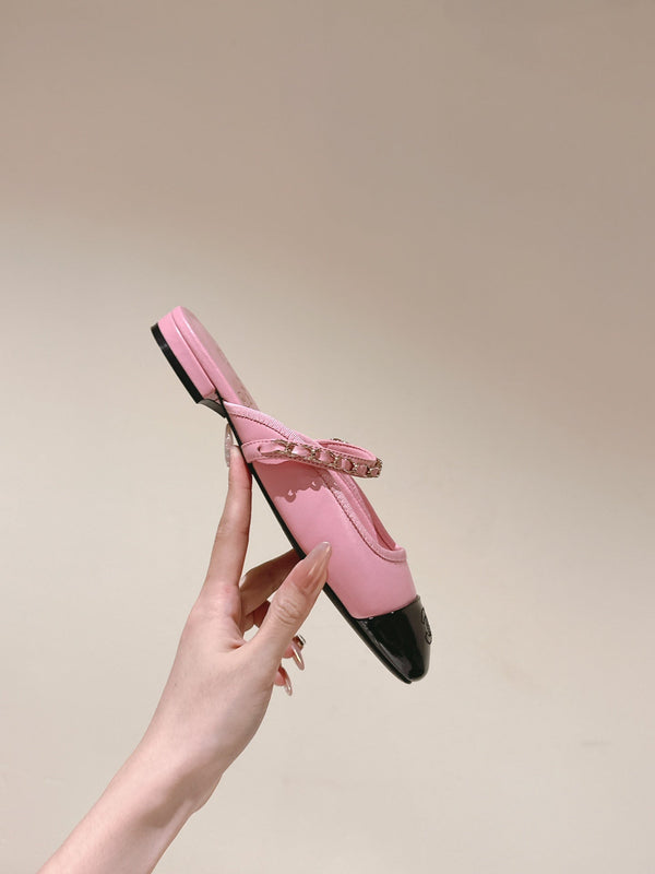 cc mule catena in pelle vitello rosa vitello verniciato nero