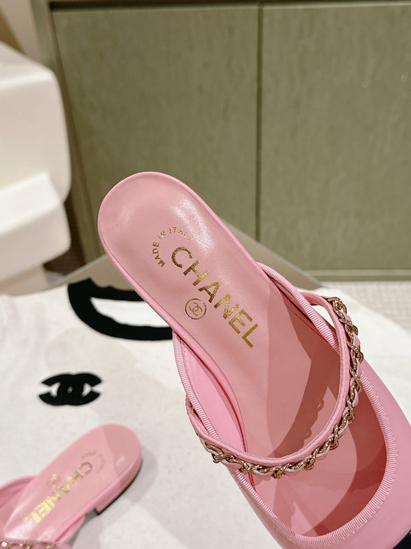 cc mule catena in pelle vitello rosa vitello verniciato nero