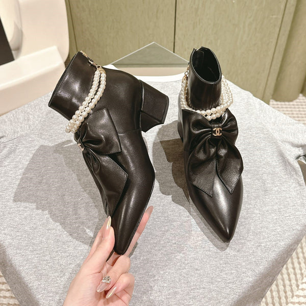 CC 24A Pearl Bow Ankle Boots 65mm Black Sheepskin 447468