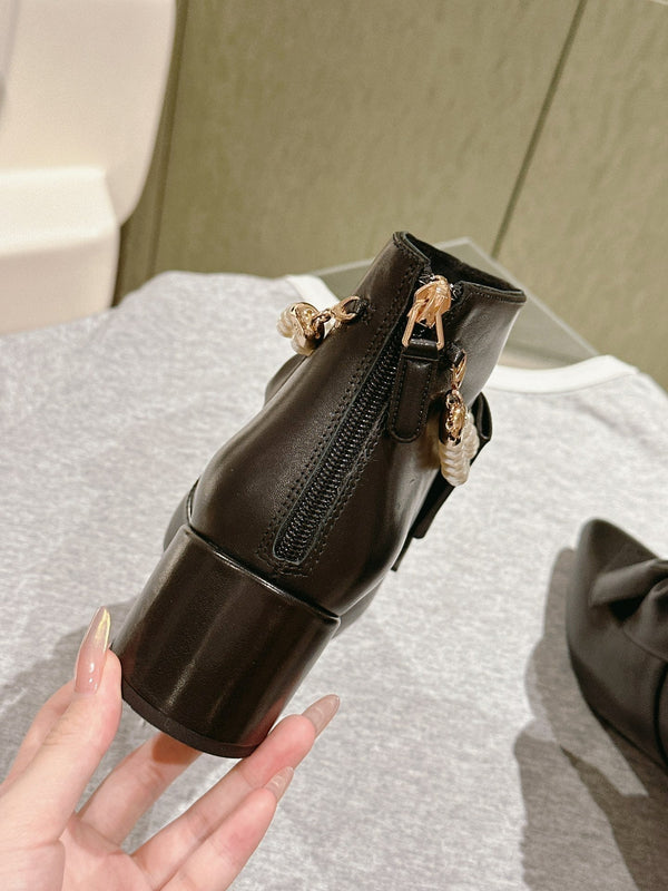 CC 24A Pearl Bow Ankle Boots 65mm Black Sheepskin 447468