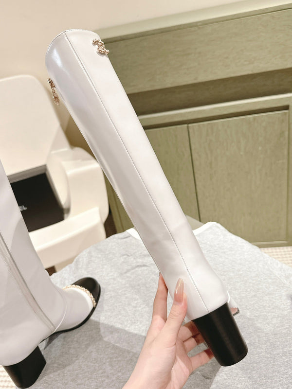 CC 24 FW Knee-High Boots with Chain 70mm White Black Cowhide 447184