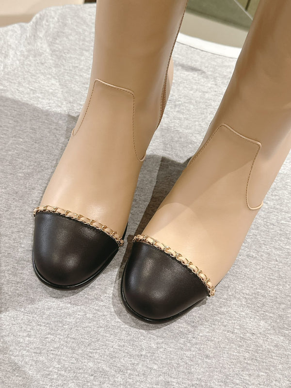 CC 24 FW Knee-High Boots with Chain 70mm Beige Black Cowhide 447185