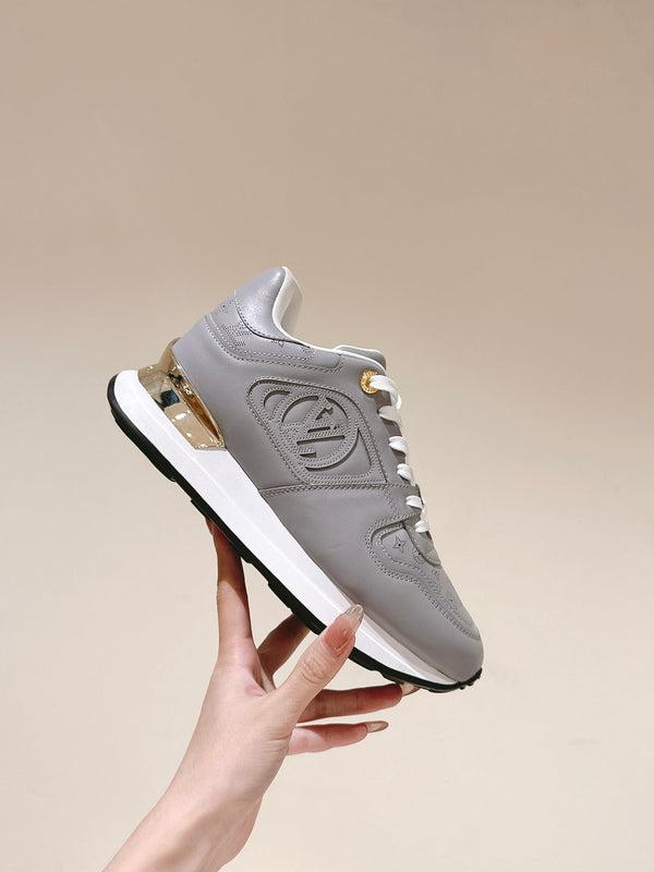 Sneaker LV Neo Run Away 50mm in pelle di vacchetta grigia