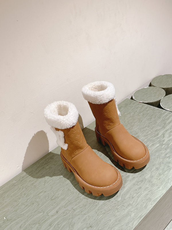 STIVALETTI IN VITELLO GOFFRATO BRONZO E SHEARLING BIANCO