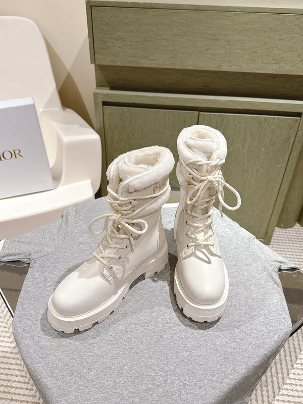 CD Ankle Boots In White Calfskin With Wool Fleece Lining 995818