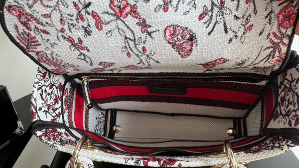 medium lady 24 red white embroidery