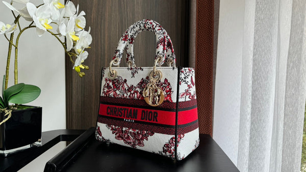 medium lady 24 red white embroidery