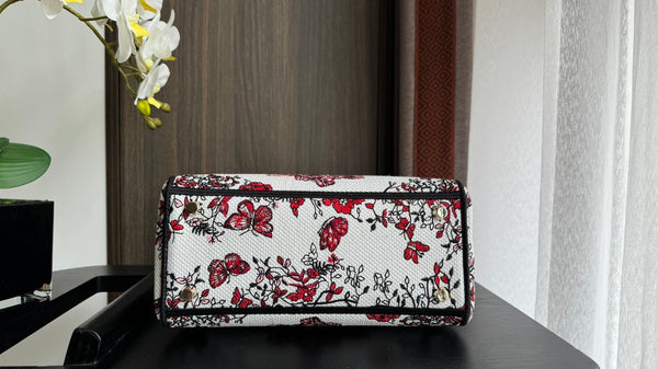 medium lady 24 red white embroidery