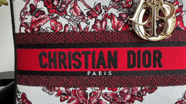 medium lady 24 red white embroidery