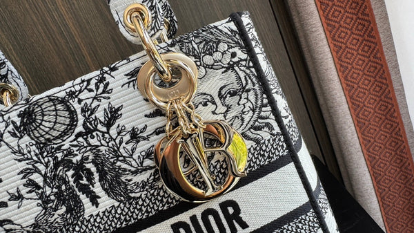 medium lady 24 black white sun embroidery canvas