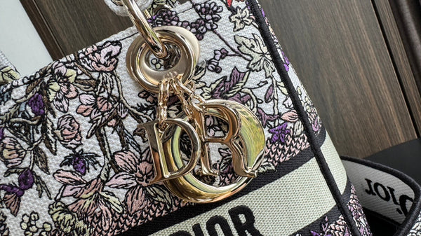 medium lady 24 multicolor flower embroidery