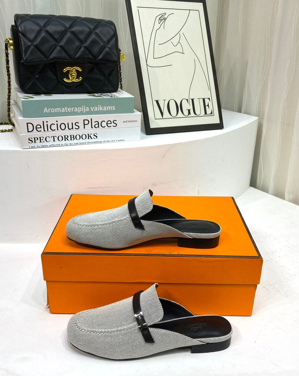 IENA MULE  GRAY CANVAS AND BLACK CALFSKIN