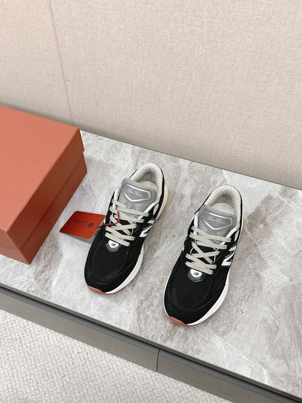 Sneaker LP x NB 990v6 45mm in pelle scamosciata nera, vitello bianco e tessuto a rete