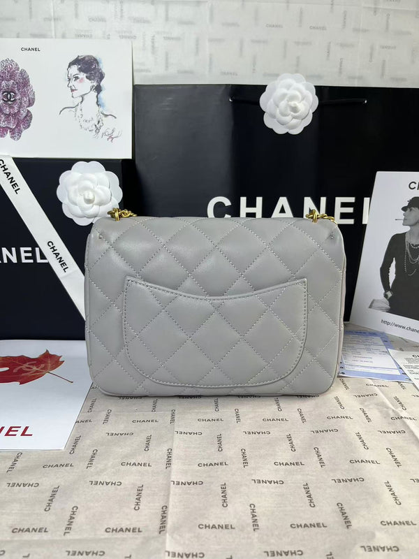 25C Mini Flap 24cm Pelle di agnello grigia Cuore dorato Hardware